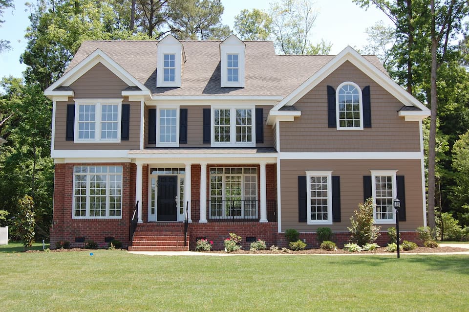 The front of a house and yard