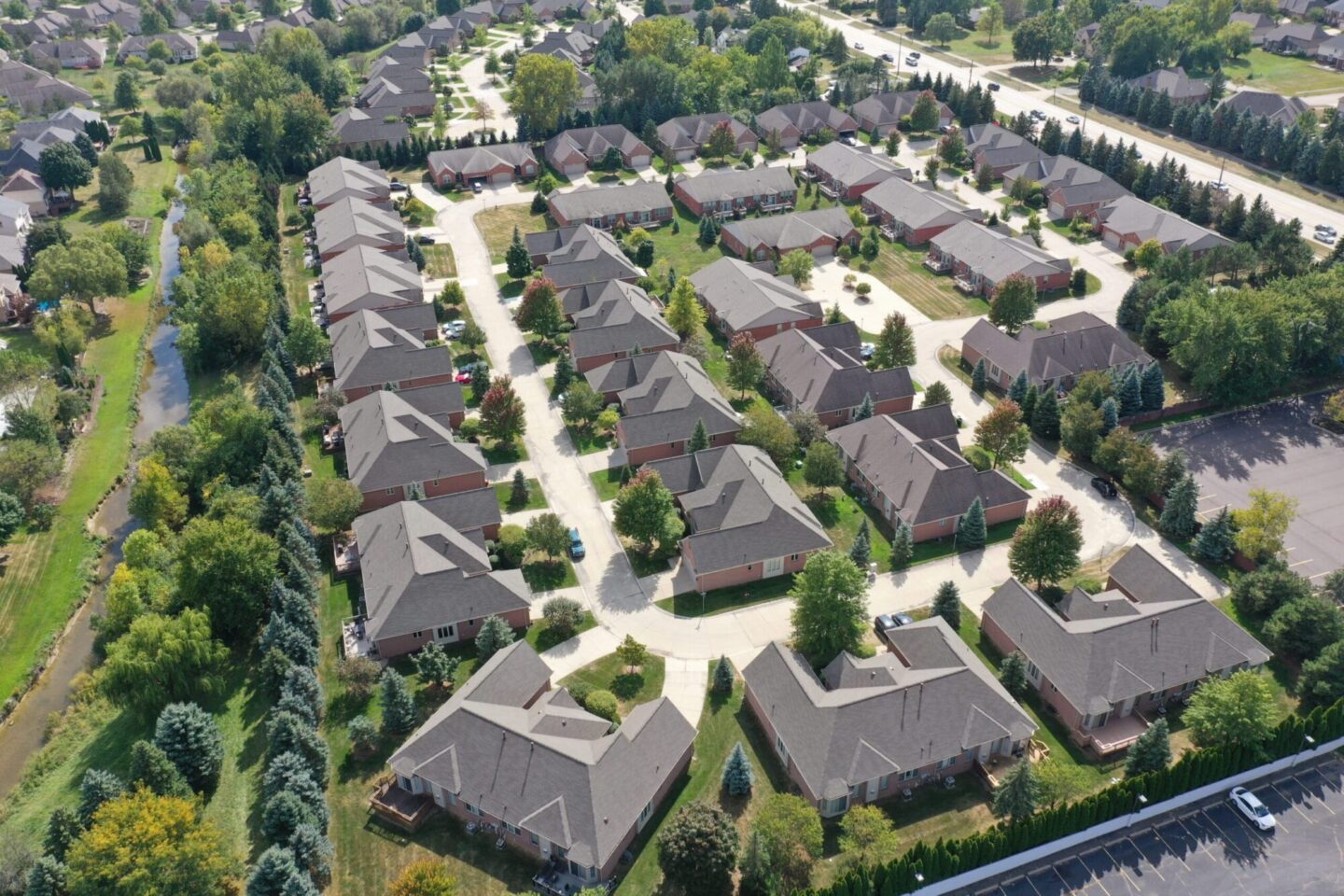 HOA Roofing services that give residents in your community a reliable resource for quality roofing.